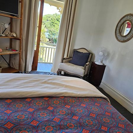 Brony'S Beachfront-Short And Long Term Stays Porirua Buitenkant foto
