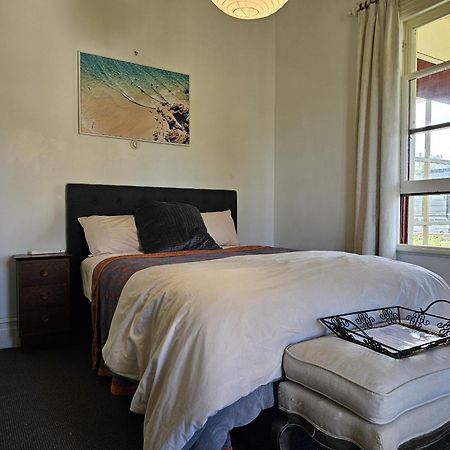 Brony'S Beachfront-Short And Long Term Stays Porirua Buitenkant foto