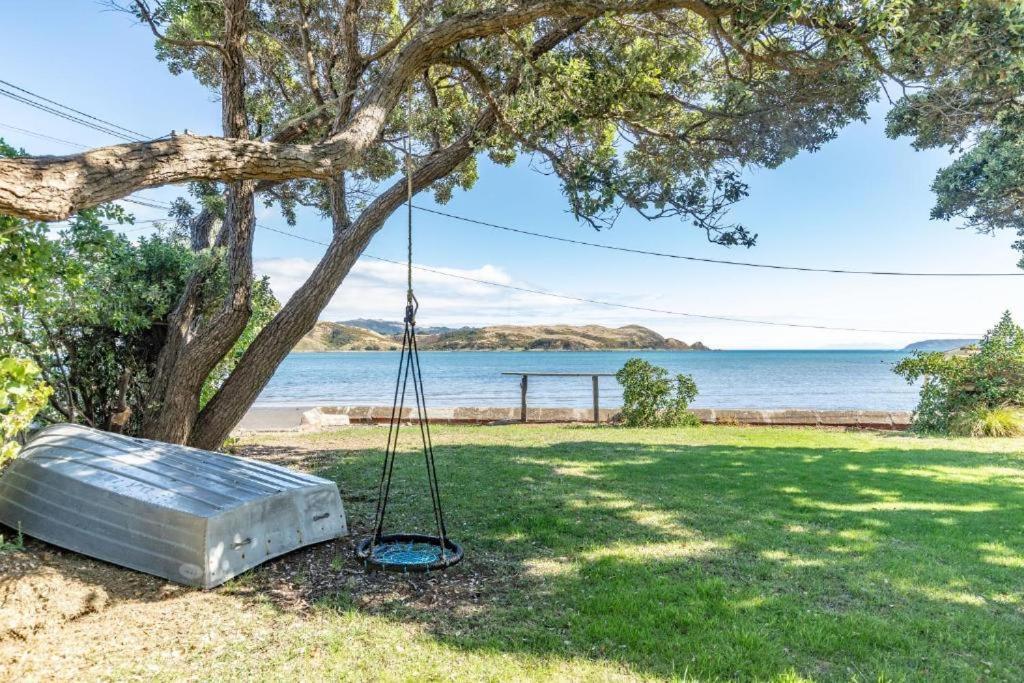 Brony'S Beachfront-Short And Long Term Stays Porirua Buitenkant foto