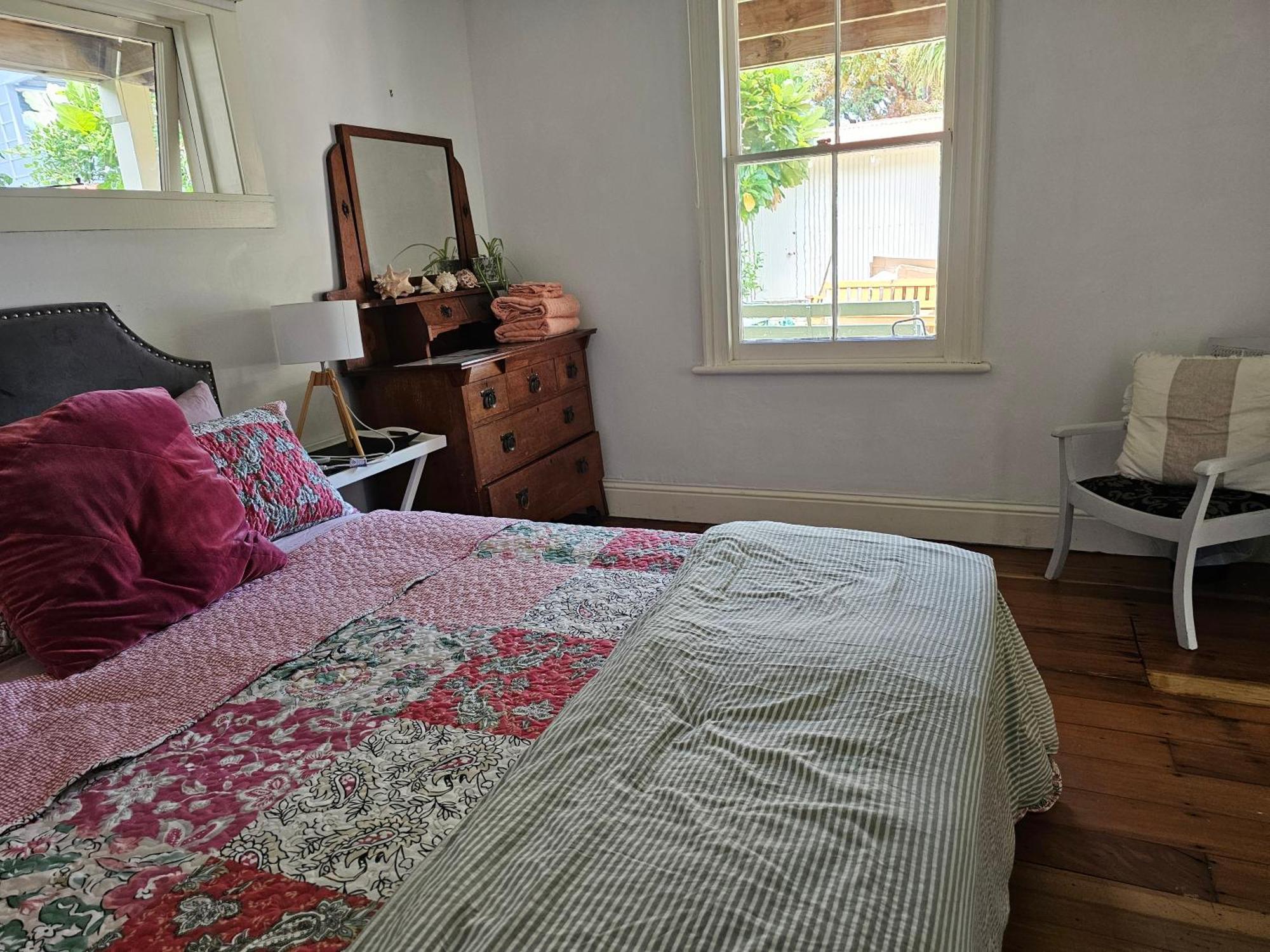 Brony'S Beachfront-Short And Long Term Stays Porirua Kamer foto