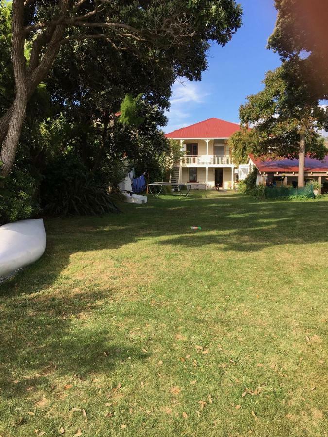 Brony'S Beachfront-Short And Long Term Stays Porirua Buitenkant foto