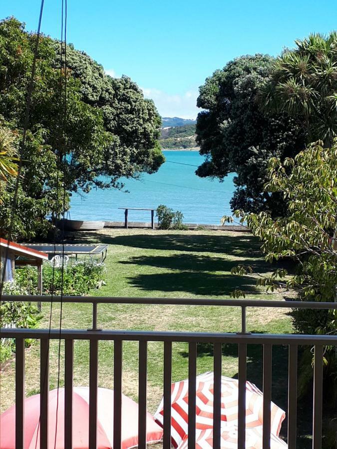 Brony'S Beachfront-Short And Long Term Stays Porirua Buitenkant foto