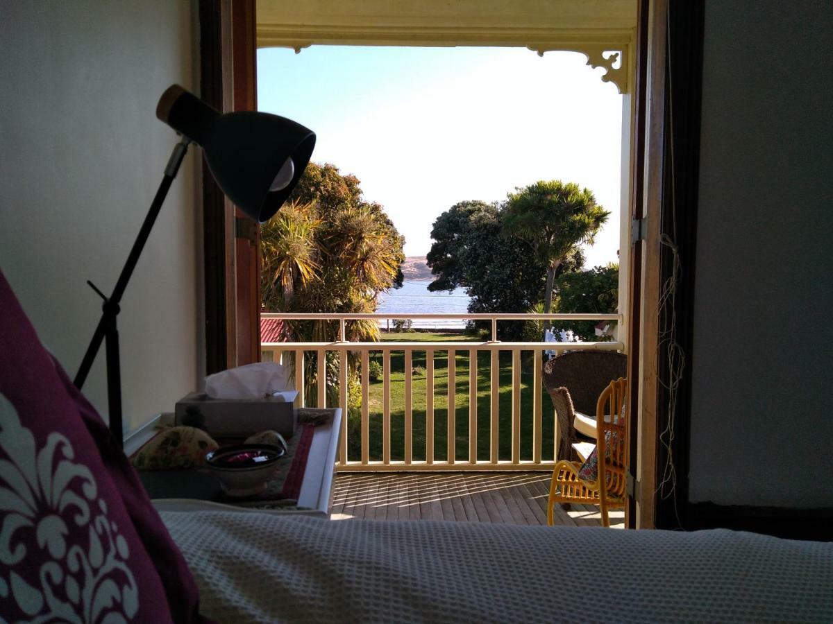 Brony'S Beachfront-Short And Long Term Stays Porirua Buitenkant foto