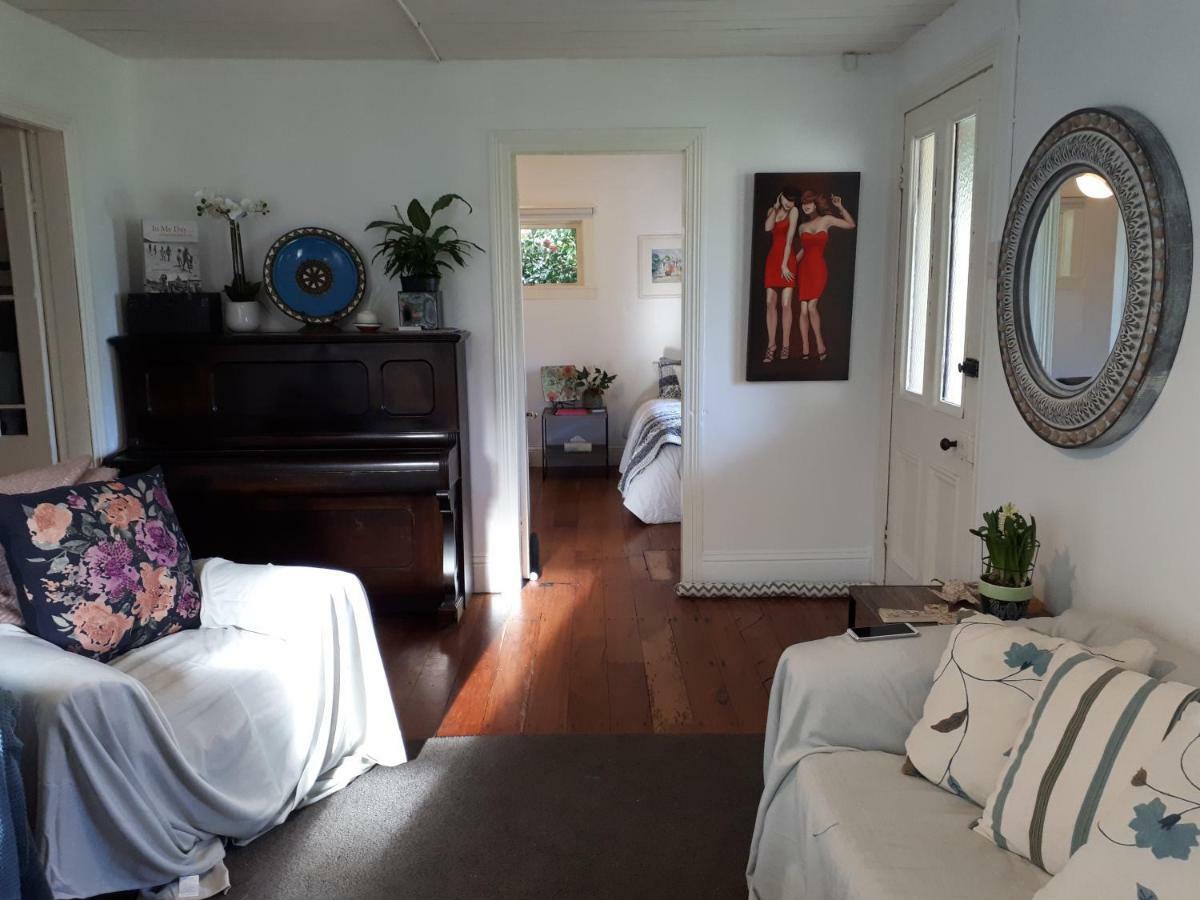 Brony'S Beachfront-Short And Long Term Stays Porirua Buitenkant foto
